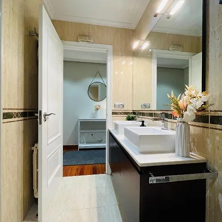 Piso Ourensania Centro Parking Gratuito Apartment *